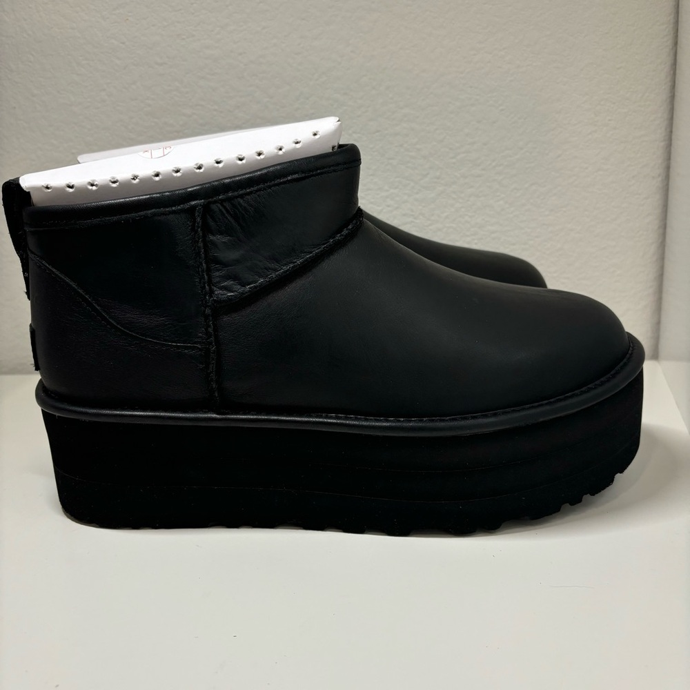 NEW UGG Classic Ultra Mini Platform Boot Black Leather Womens Siz…